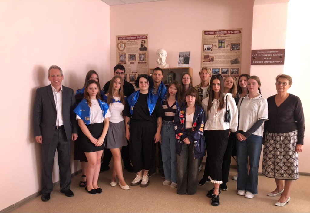 WhatsApp Image 2025-10-07 at 10.39.48 (2).jpeg